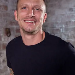 Sabrina Banks に 'Kink' ハードコアボンデージでプチブルネットプッシー (サムネイル 22)