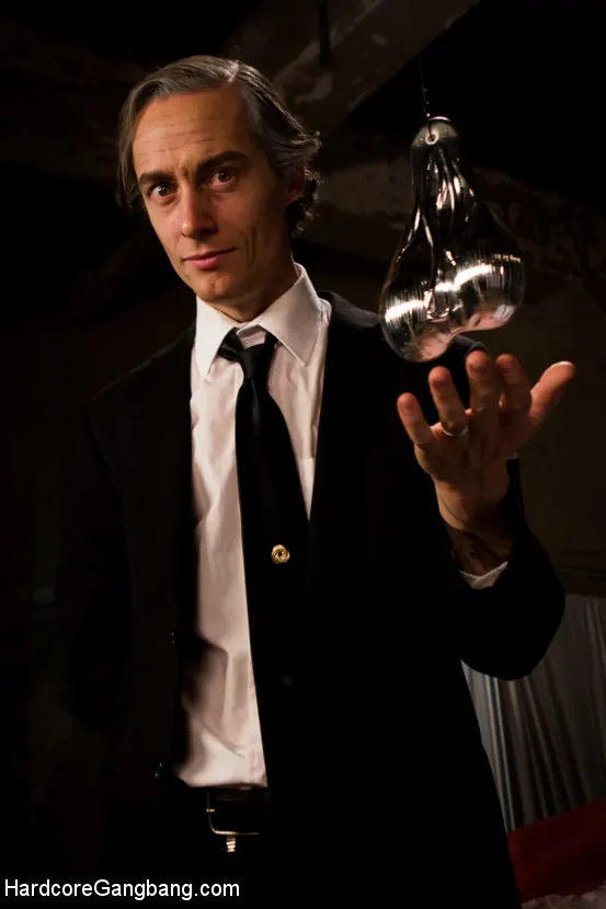 Kink 'ファン・ガス：ハードコア・ファンタズム・パロディ' 主演 Sadie Santana (写真 17)