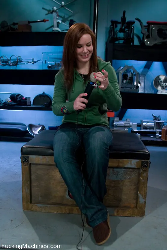 Kink 'AMATEUR GIRL FRIDAYS -Sasha' starring Sasha Skyy (Photo 7)