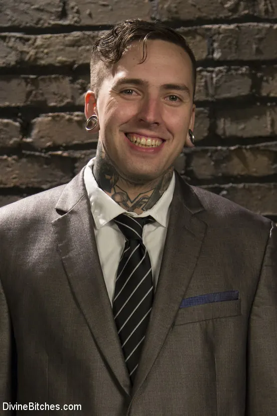 Kink '彼らの記念日のCuckold' 主演 Savannah Fox (写真 3)