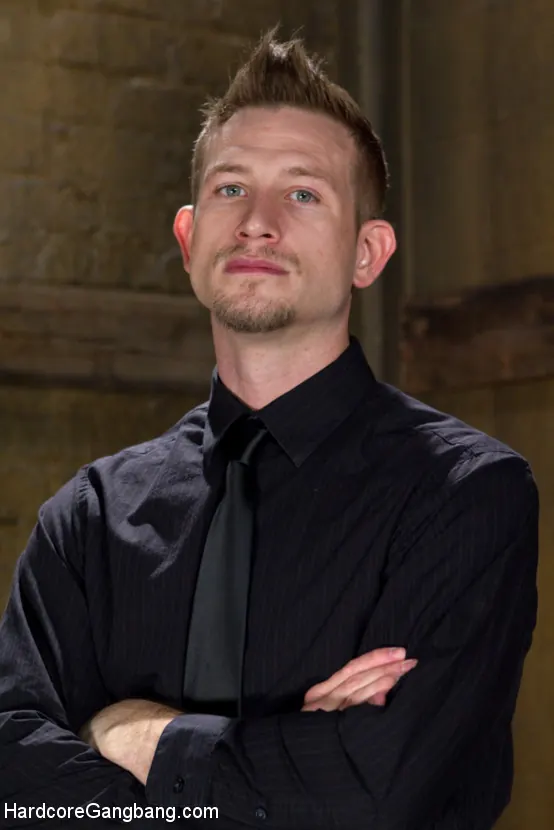 Savannah Fox に 'セックス控除最高入札者にオークション!' from 'Kink' (写真 15) Kink 'セックス控除最高入札者にオークション!' 主演 Savannah Fox (写真 15)