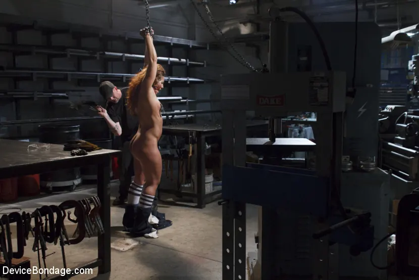 Kink '売春宿ショップ' 主演 Savannah Fox (写真 17)