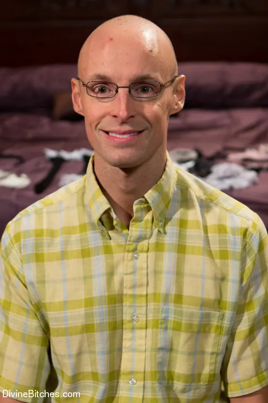 Kink 'Afeminización y humillación' protagonizando Maitresse Madeline (foto 13)