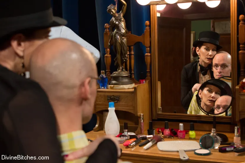 Kink 'Afeminización y humillación' protagonizando Maitresse Madeline (foto 15)