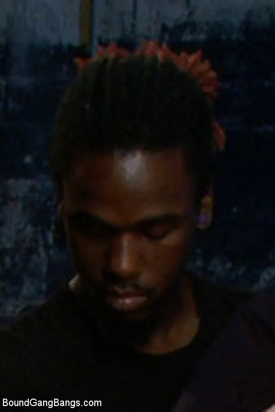 Kink 'Pabellón psiquiátrico' protagonizando Seda (foto 7)