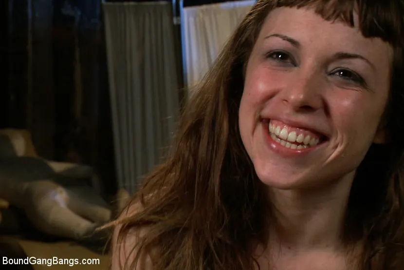 Kink 'Pabellón psiquiátrico' protagonizando Seda (foto 22)