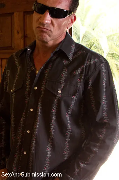 Selma Sins に 'ダーティディール' from 'Kink' (写真 8) Kink 'ダーティディール' 主演 Selma Sins (写真 8)