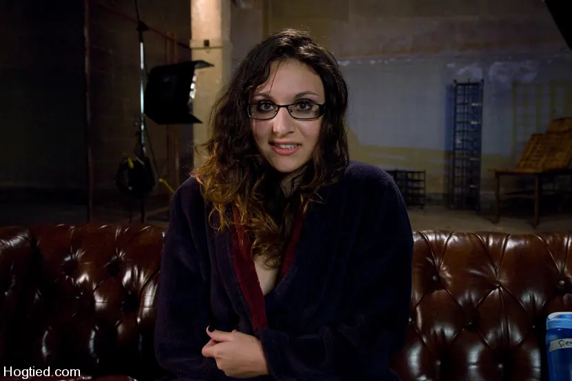 Kink 'Amateur Casting Couch: Sienna the anal whore' starring Sienna (Photo 5)