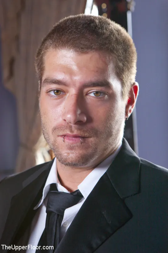 Kink '制御の喪失' 主演 Simone Sonay (写真 10)