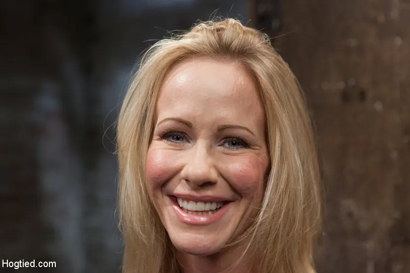 Kink 'Muscular MILF Simone Sonay Pounded with Pleasure' starring Simone Sonay (Photo 2)