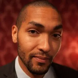 Simone Sonay に スウィンガーパーティー - 角質の熟女のギャングファンファンタジーが来る (写真 15) Simone Sonay に 'Kink' スウィンガーパーティー - 角質の熟女のギャングファンファンタジーが来る (サムネイル 15)