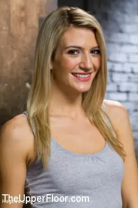 Kink '2人のブロンドの奴隷が1つのハードコックを務める' 主演 Simone Sonay (写真 17)