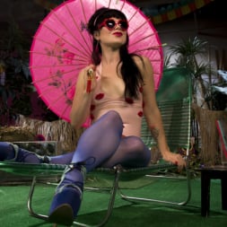 Siouxsie Q in 'Kink' FemDom Pool Party (Thumbnail 15)