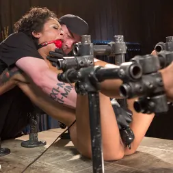 Skin Diamond en 'Kink' La niña de papá (Miniatura 8)