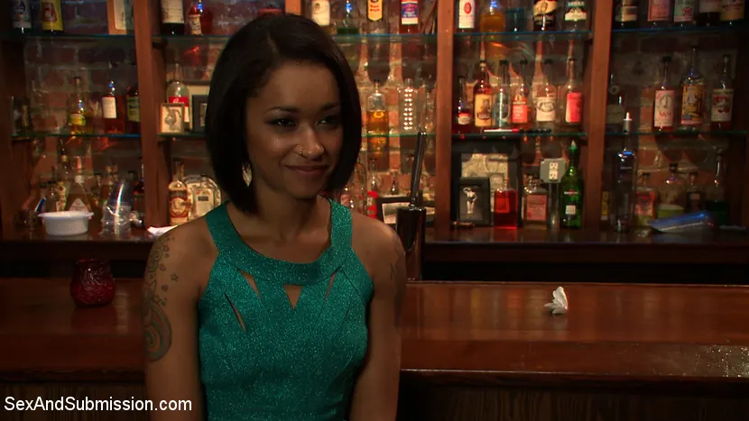 Kink '変態カップルはレズビアンを奴隷に変身させる' 主演 Skin Diamond (写真 13)