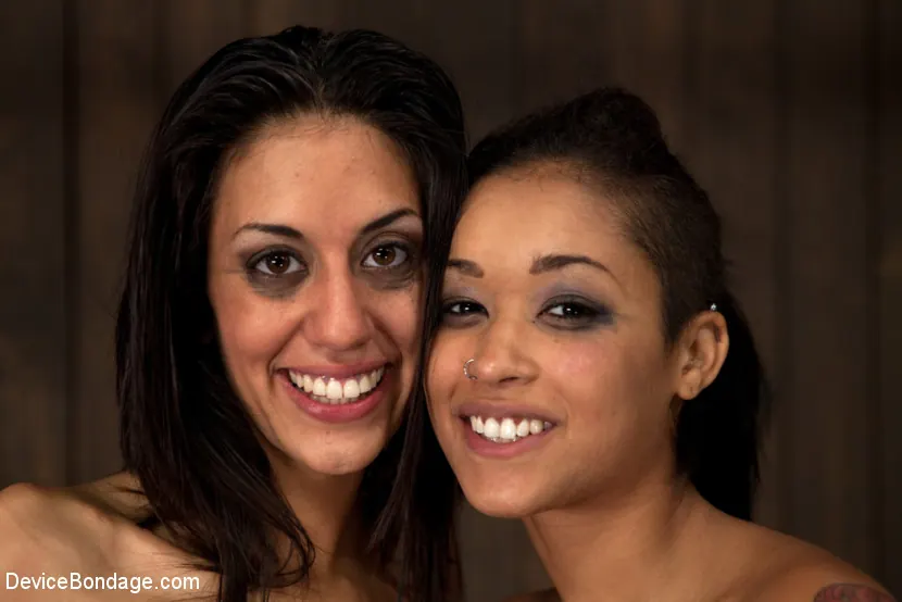 Skin Diamond en 'Maquina follada con cremallera provocando orgasmos' from 'Kink' (foto 7) Kink 'Maquina follada con cremallera provocando orgasmos' protagonizando Skin Diamond (foto 7)