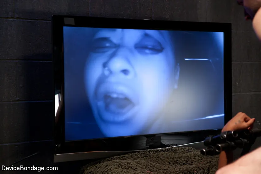 Kink 'Parte 2: Sobrecarga sexual' protagonizando Skin Diamond (foto 5)