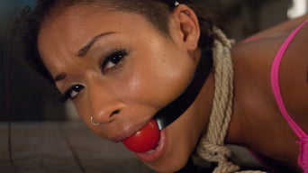 Skin Diamond en 'El especialista: remedio para la esposa infiel'