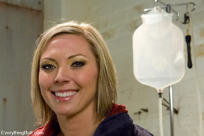 Skylar Price に 'アナルオーディション:スカイラルは熱い石けん浣腸' from 'Kink' (写真 7) Kink 'アナルオーディション:スカイラルは熱い石けん浣腸' 主演 Skylar Price (写真 7)