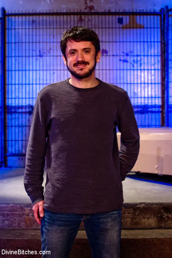 Kink '¡Inhala ese culo de femdom!' protagonizando Slave Fluffy (foto 1)