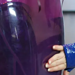 Snow Mercy に ラテックスフェチ:着用、ケア、授乳 (写真 16) Snow Mercy に 'Kink' ラテックスフェチ:着用、ケア、授乳 (サムネイル 16)