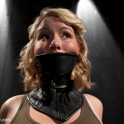 Sofia Lauryn en - Punished Princess - First ANAL Scene! (foto 18) Sofia Lauryn en 'Kink' - Punished Princess - First ANAL Scene! (Miniatura 18)