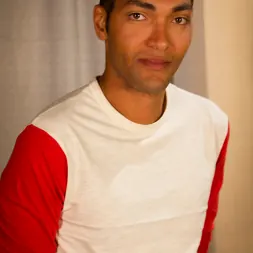 Sonny Nash en Madrastra americana caliente y húmeda: ¡MILFCOUGAR follada en grupo por su hijastro y amigos! (foto 1) Sonny Nash en 'Kink' Madrastra americana caliente y húmeda: ¡MILFCOUGAR follada en grupo por su hijastro y amigos! (Miniatura 1)