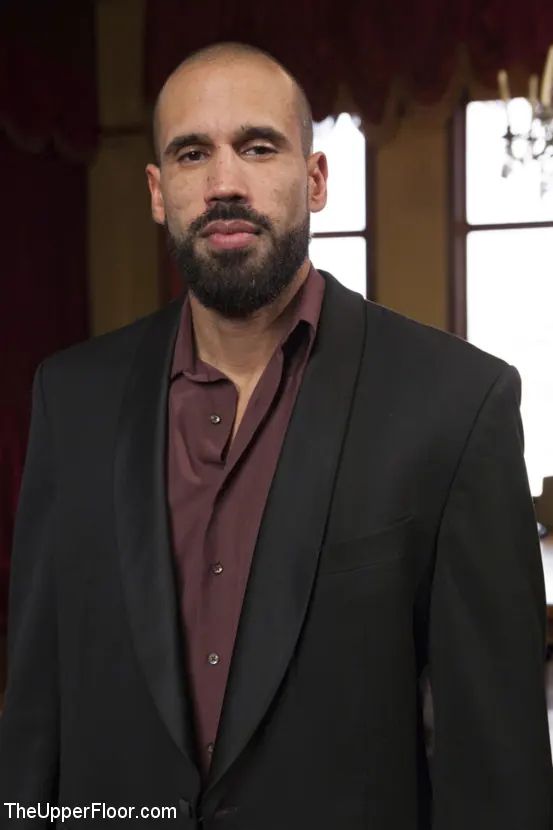 Kink 'El Club de Pádel' protagonizando Sophia Locke (foto 19)