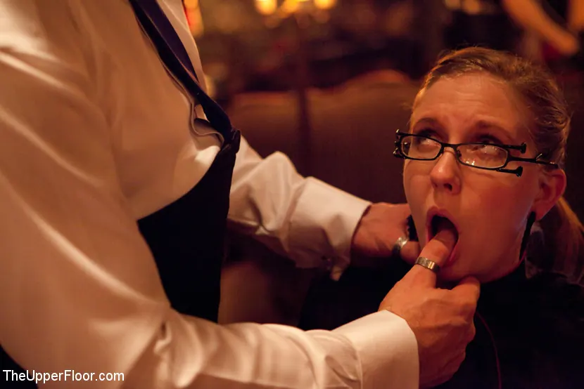 Sparky Sin Claire en 'Fiesta de XXXmas' from 'Kink' (foto 20) Kink 'Fiesta de XXXmas' protagonizando Sparky Sin Claire (foto 20)