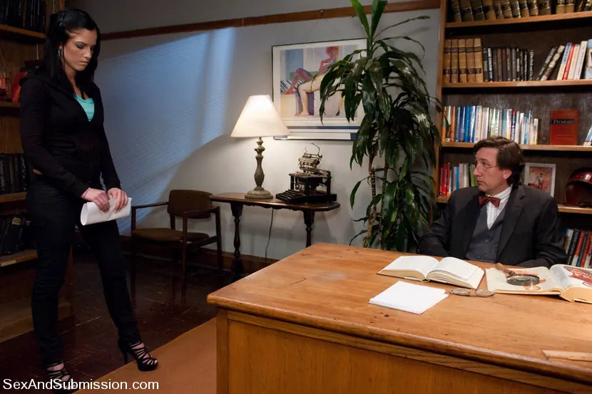 Tricia Oaks en 'Examen final' from 'Kink' (foto 22) Kink 'Examen final' protagonizando Tricia Oaks (foto 22)