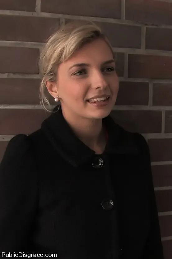 Kink '- laughed at and fucked in public' starring Kitty (Photo 1)