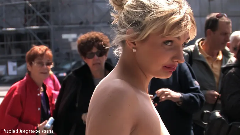 Kink '- laughed at and fucked in public' 主演 Kitty (写真 11)