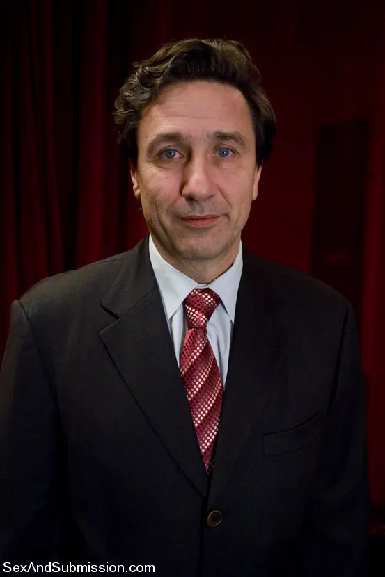 Kink '従順な妻' 主演 Isis Love (写真 1)