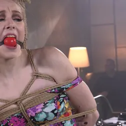 Stirling Cooper に 肛門の罰のための従順な痛み痴女SCREAMS (写真 1) Stirling Cooper に 'Kink' 肛門の罰のための従順な痛み痴女SCREAMS (サムネイル 1)