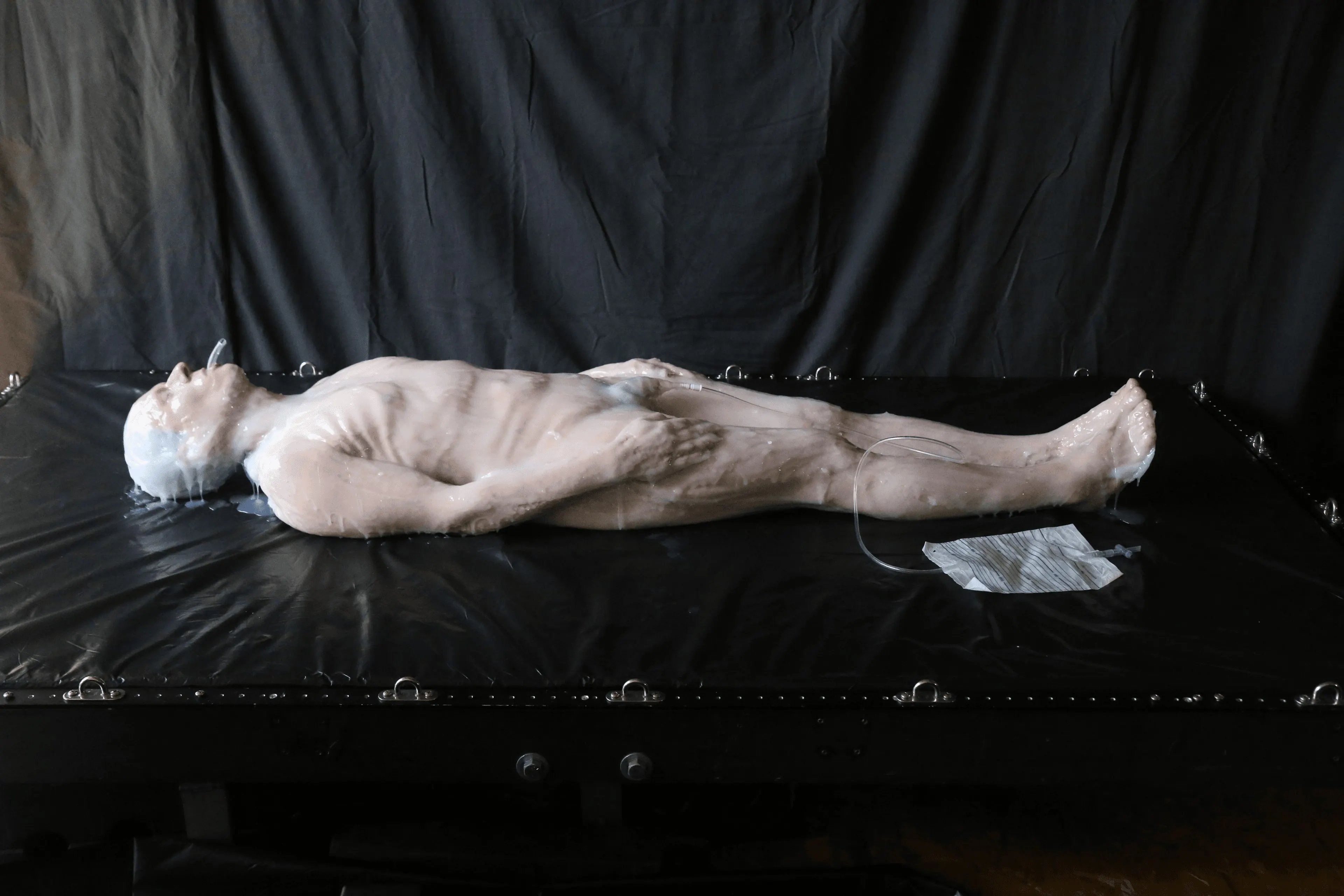 Kink 'Revestimiento de silicona: segunda parte' protagonizando Strange Hobbies (foto 8)