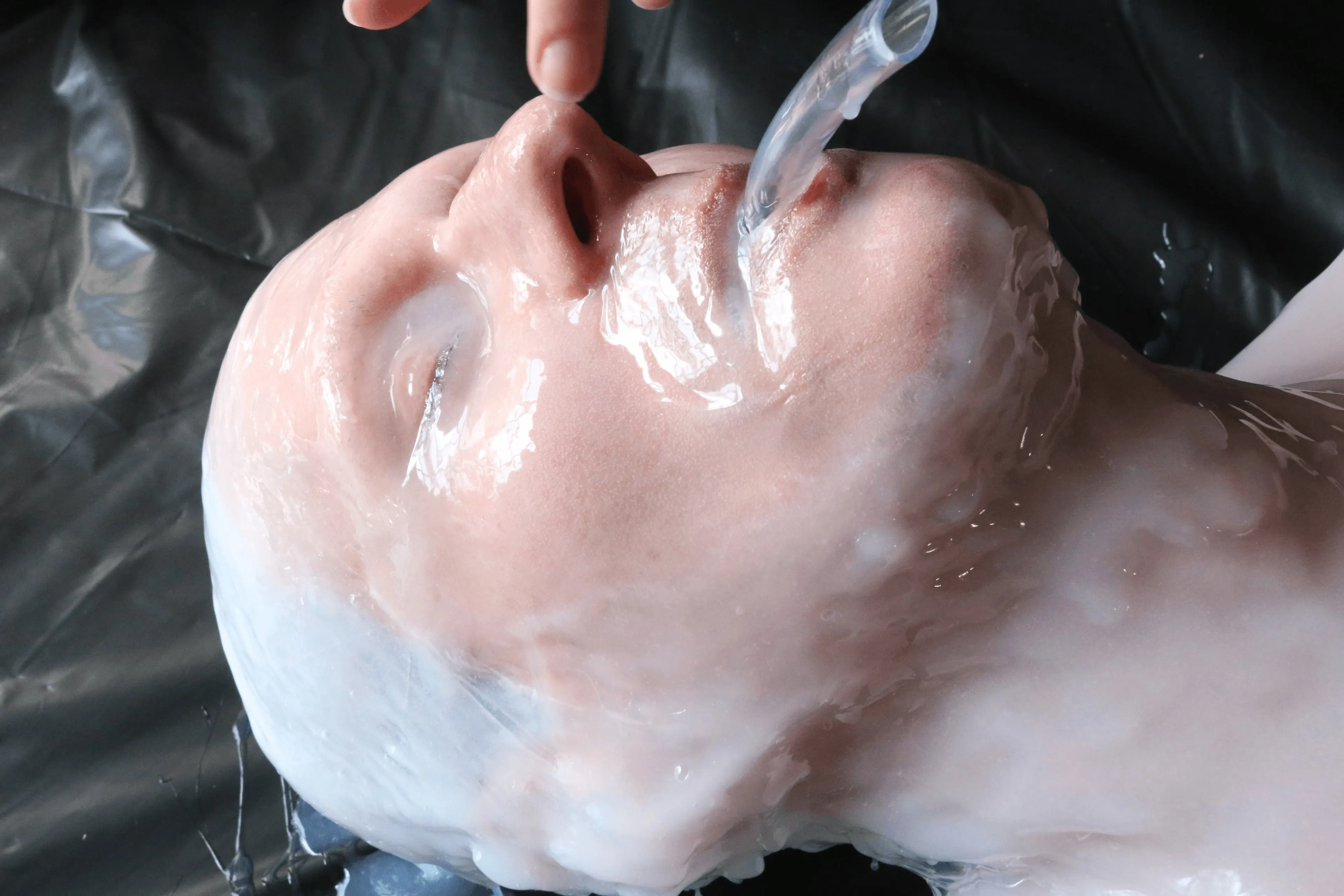 Kink 'Revestimiento de silicona: segunda parte' protagonizando Strange Hobbies (foto 15)