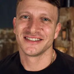 Summer Brielle en La bomba de la zorra bondage (foto 15) Summer Brielle en 'Kink' La bomba de la zorra bondage (Miniatura 15)