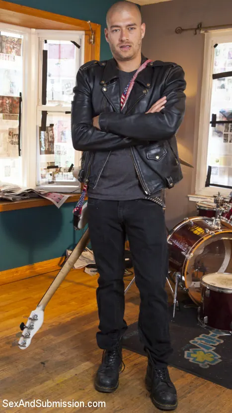 Kink 'El desalojo' protagonizando Summer Day (foto 5)