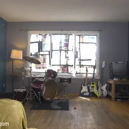 Summer Day en El desalojo (foto 10) Summer Day en 'Kink' El desalojo (Miniatura 10)