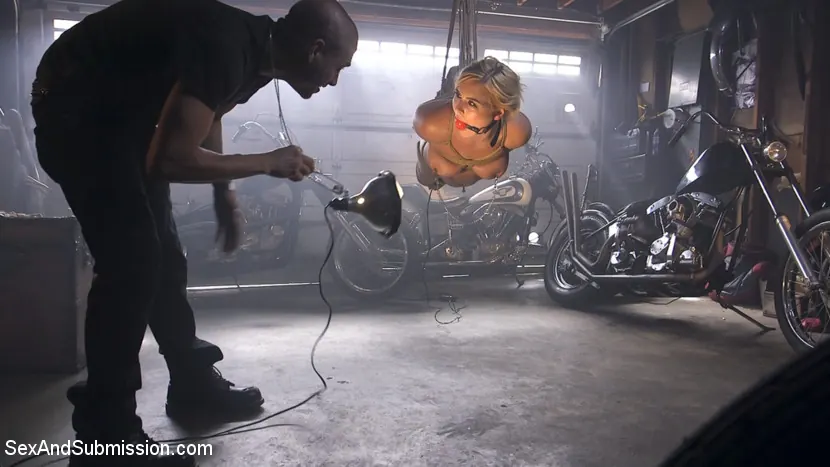 Kink 'El desalojo' protagonizando Summer Day (foto 15)