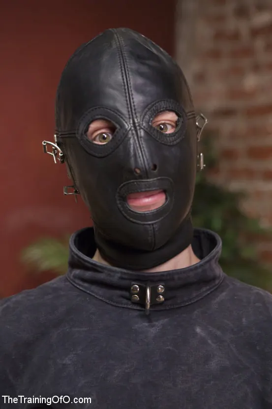 Kink 'Domestic Anal MILF Training Syren de Mer, Day Two' starring Syren de Mer (Photo 11)