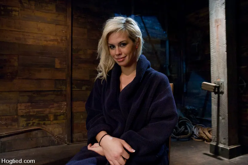 Tara Lynn Foxx に 'タクリンリンズフォックス' from 'Kink' (写真 10) Kink 'タクリンリンズフォックス' 主演 Tara Lynn Foxx (写真 10)