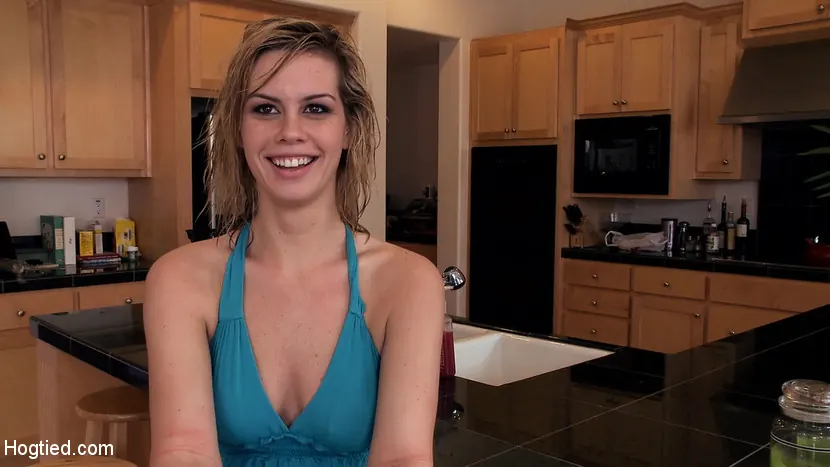 Tara Lynn Foxx に 'POOR LITTLE RICH GIRL HOGTEDフィーチャー。 Tara Lynn Foxxを主演するファンタジー拉致映画' from 'Kink' (写真 2) Kink 'POOR LITTLE RICH GIRL HOGTEDフィーチャー。 Tara Lynn Foxxを主演するファンタジー拉致映画' 主演 Tara Lynn Foxx (写真 2)