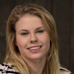 Tati Russo に 'Kink' 好奇心がかわいい女の子を破った (サムネイル 2)