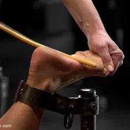 Tia Ling に 'Kink' - Tormented WHORE (サムネイル 11)