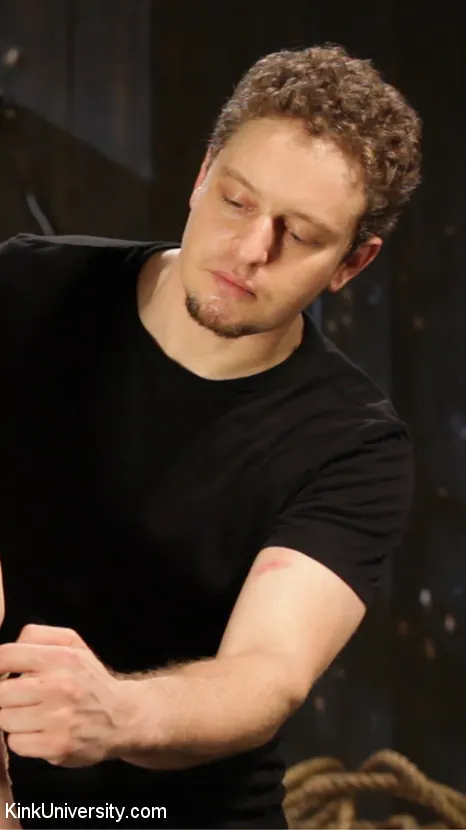 Kink '防爆ボトミング：サブサイド側からのサスペンション -  TiferethとCannon' 主演 Tifereth (写真 2)