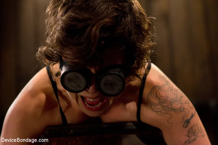 Tina Horn en 'El trasero es rotundo: un culo para coger y romper.' from 'Kink' (foto 12) Kink 'El trasero es rotundo: un culo para coger y romper.' protagonizando Tina Horn (foto 12)