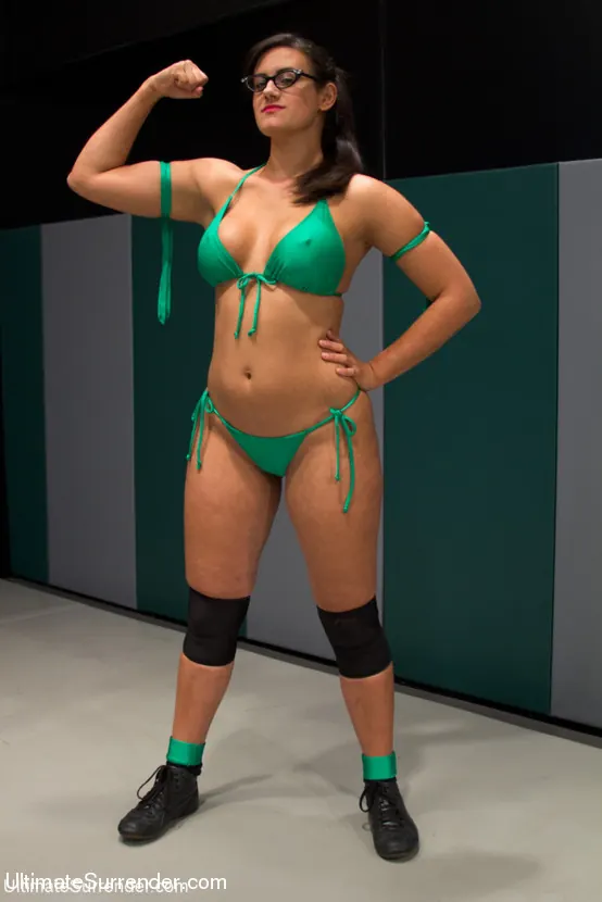 Kink 'Penny The Tarrasque Barber vs Tina professor Booty Horne' starring Tina Horn (Photo 5)