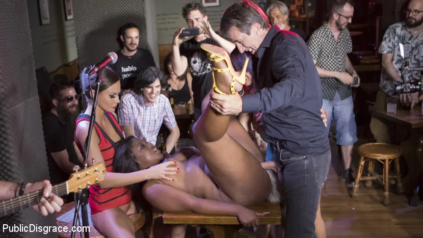 Kink 'Sunny Star follada en público' protagonizando Tina Kay (foto 22)