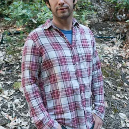 Krissy Lynn en 'Kink' Vínculos en la naturaleza: aventura de campamento BDSM entre madrastra e hija (Miniatura 9)